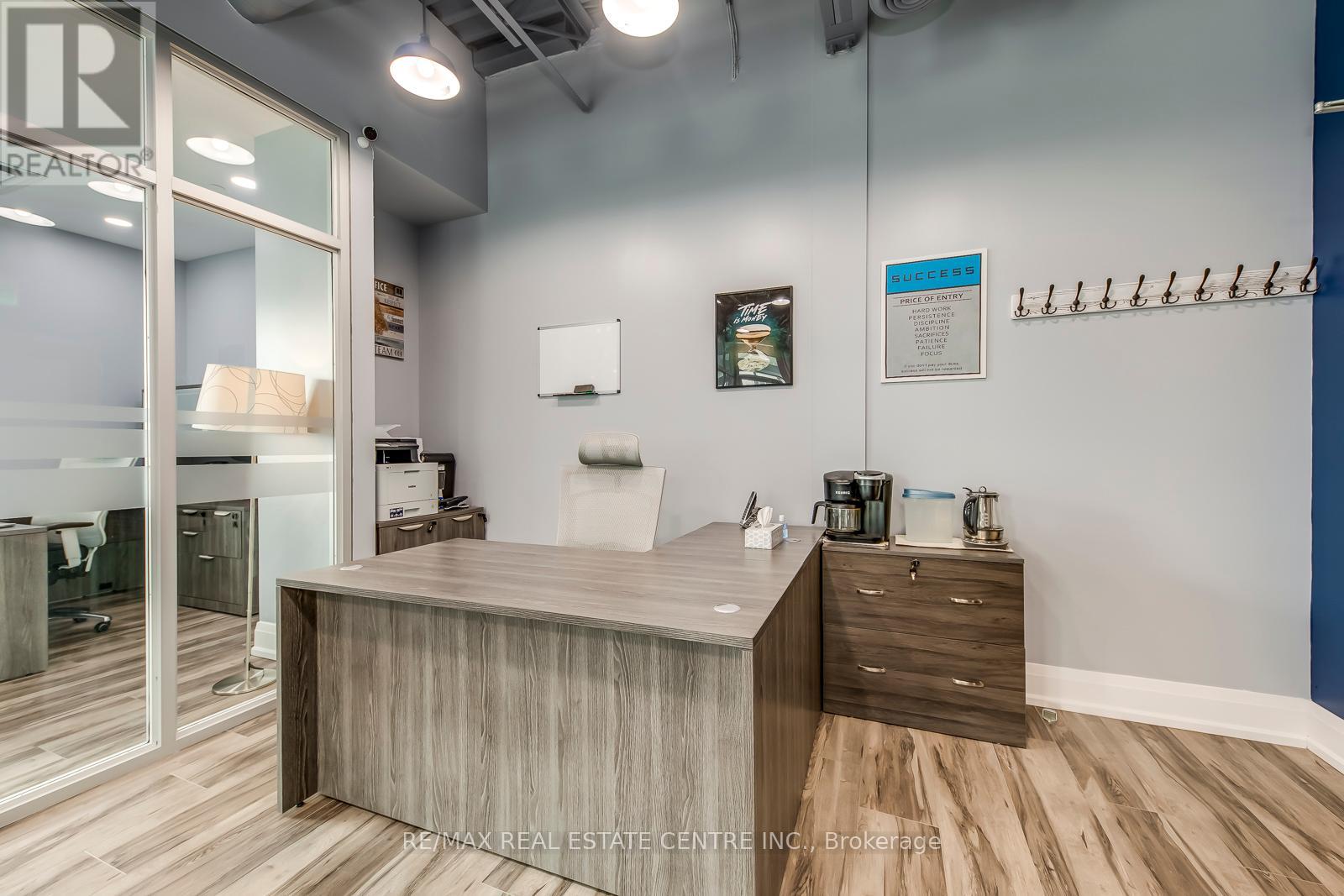 211 - 3475 Rebecca Street, Oakville, Ontario  L6L 0H3 - Photo 6 - W12342624