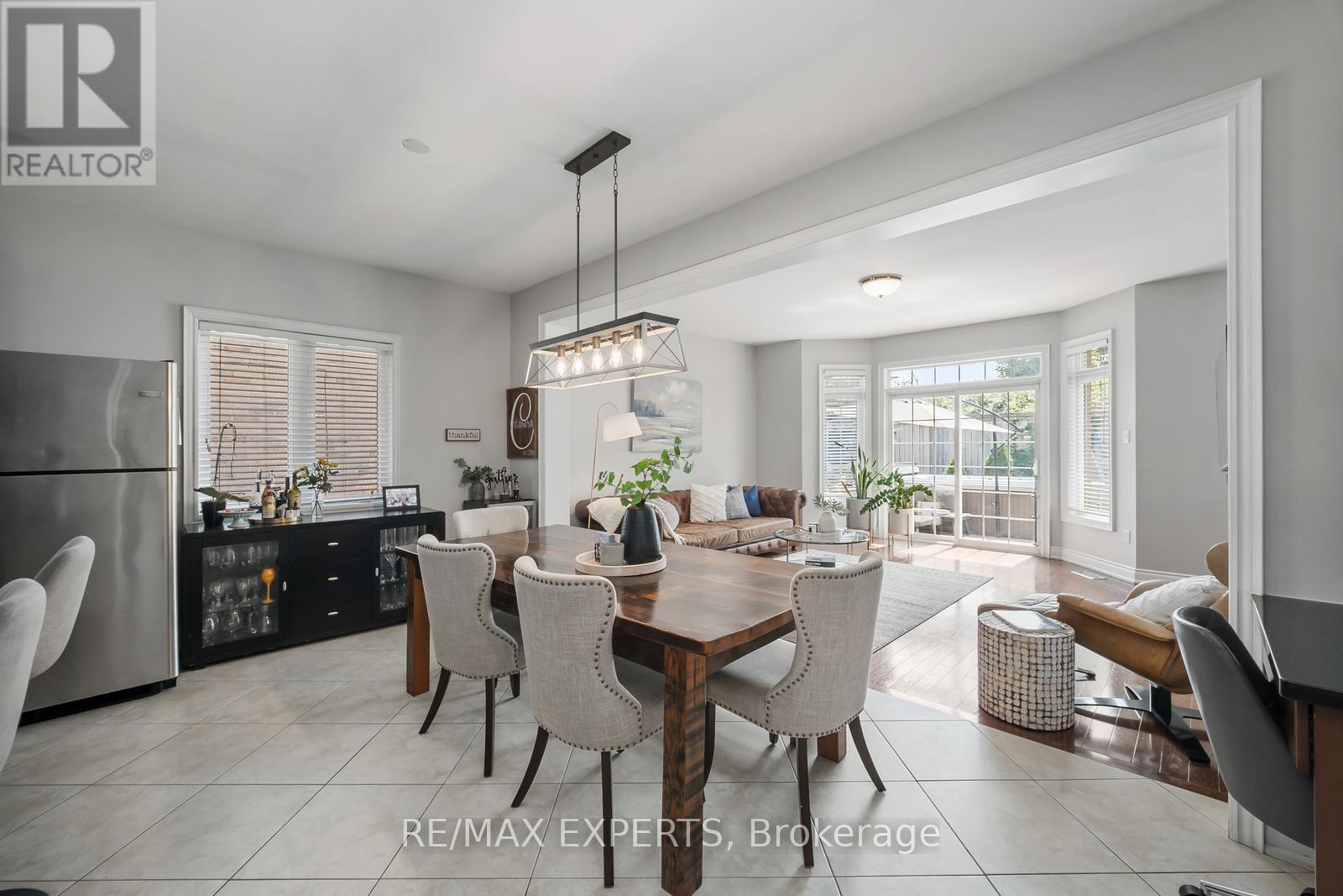28 Dokkum Crescent, Brampton (Snelgrove), Ontario  L6Z 4T6 - Photo 12 - W12342638
