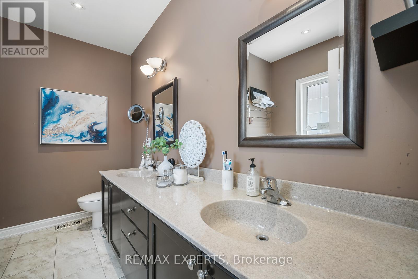 28 Dokkum Crescent, Brampton (Snelgrove), Ontario  L6Z 4T6 - Photo 21 - W12342638