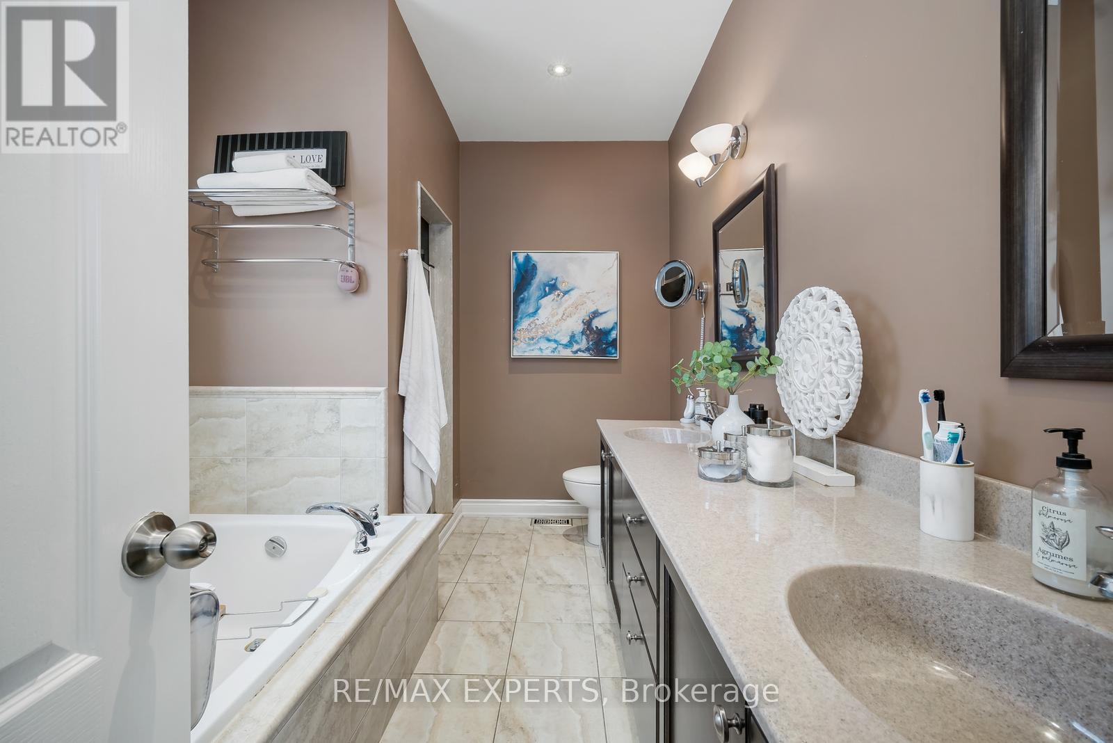 28 Dokkum Crescent, Brampton (Snelgrove), Ontario  L6Z 4T6 - Photo 22 - W12342638