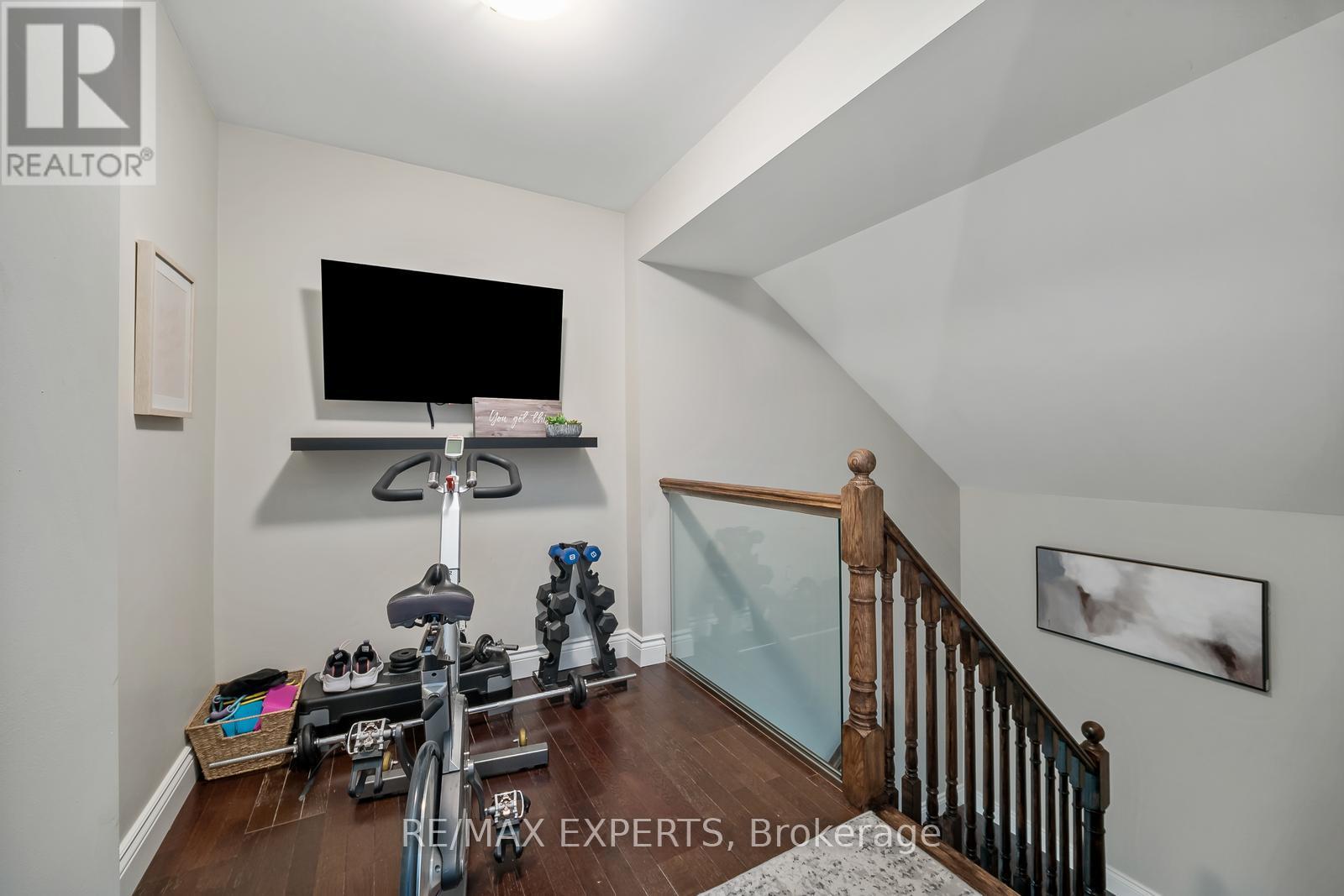 28 Dokkum Crescent, Brampton (Snelgrove), Ontario  L6Z 4T6 - Photo 25 - W12342638