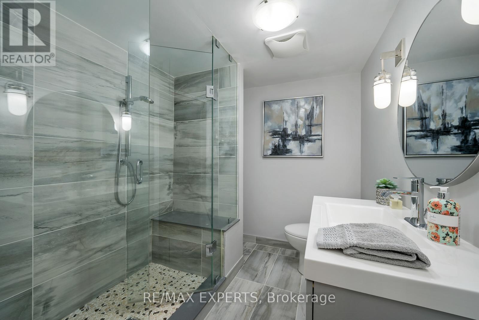 28 Dokkum Crescent, Brampton (Snelgrove), Ontario  L6Z 4T6 - Photo 30 - W12342638