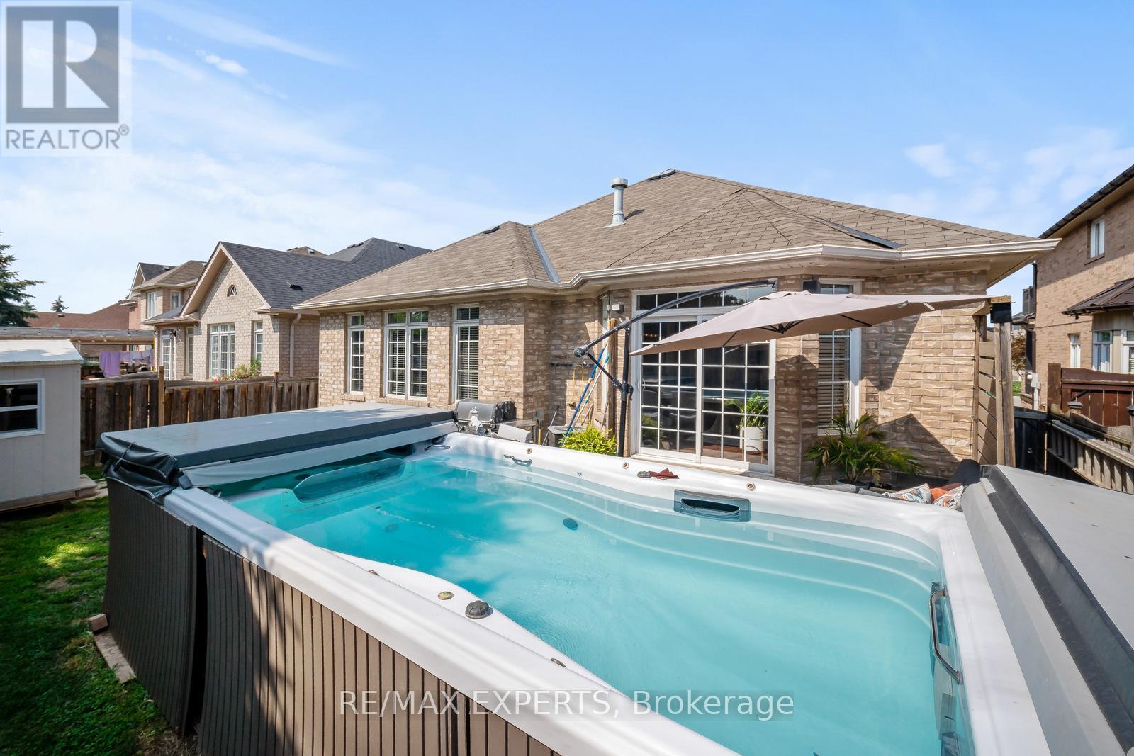 28 Dokkum Crescent, Brampton (Snelgrove), Ontario  L6Z 4T6 - Photo 35 - W12342638