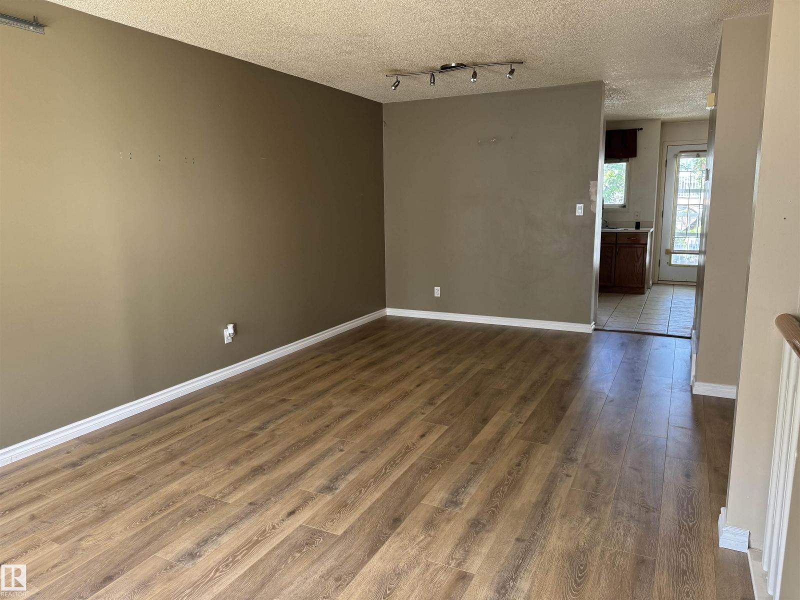Property at #8 11718 97 ST NW image 4