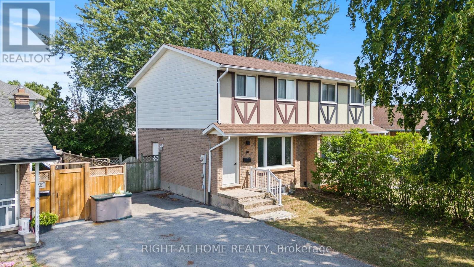 10 Mcdougall Drive, Thorold (Confederation Heights), Ontario  L2V 4C4 - Photo 1 - X12342642
