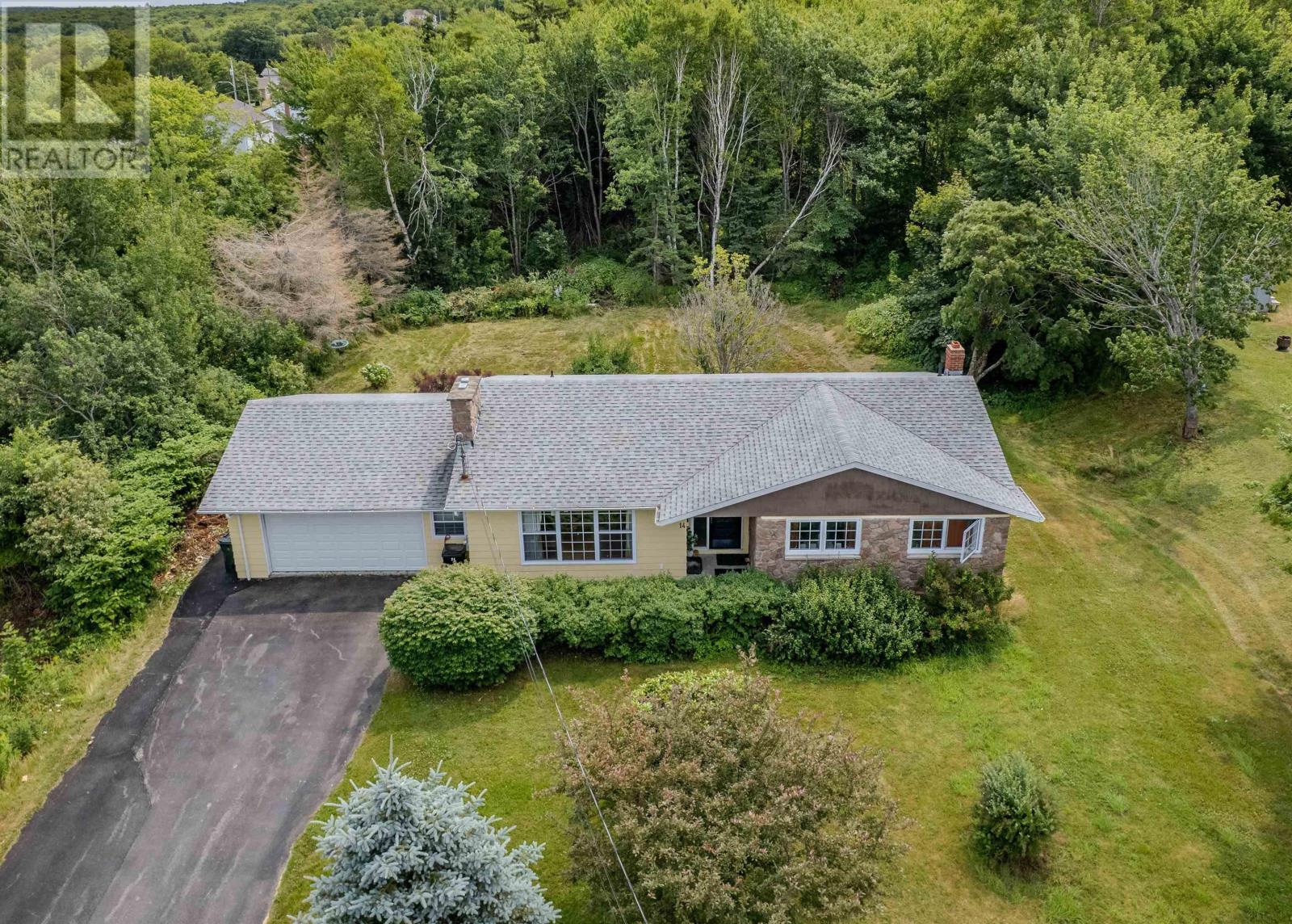 14 Tower Heights, Sydney, Nova Scotia  B1P 2C4 - Photo 1 - 202520500
