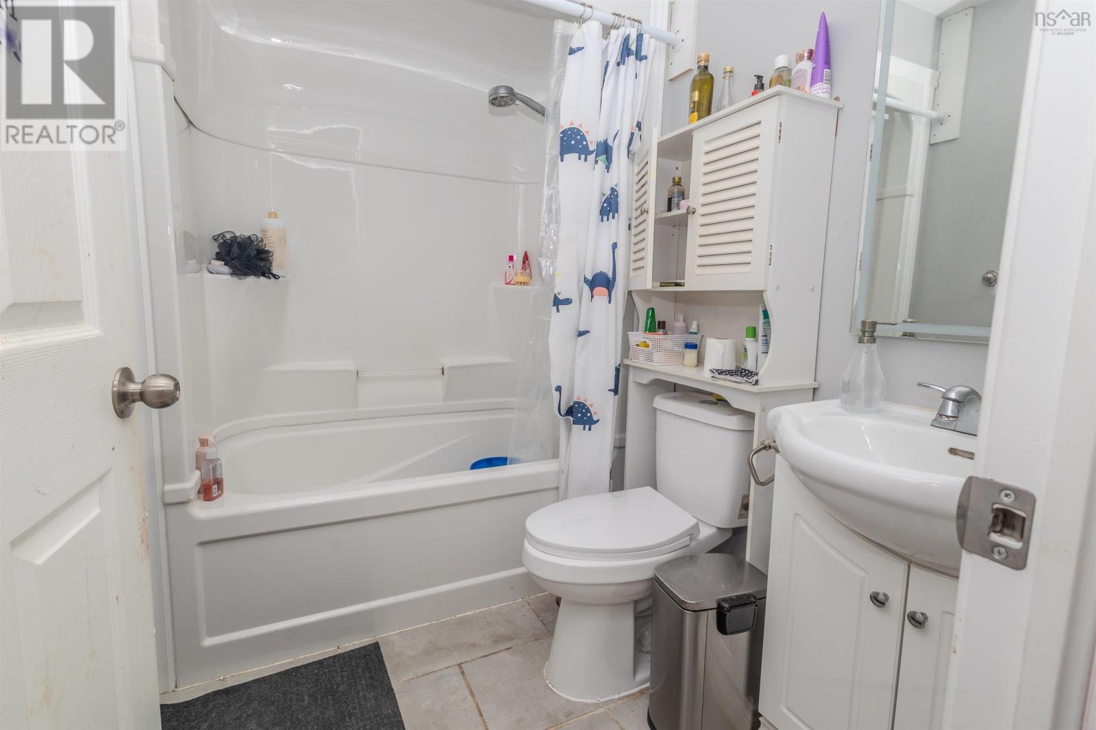 14 Tower Heights, Sydney, Nova Scotia  B1P 2C4 - Photo 15 - 202520500