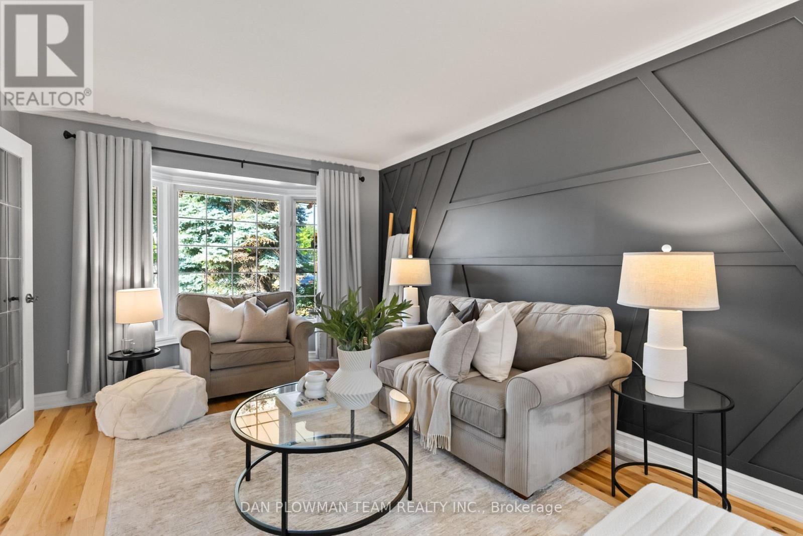 Property at 18 HEADLANDS CRESCENT image 3