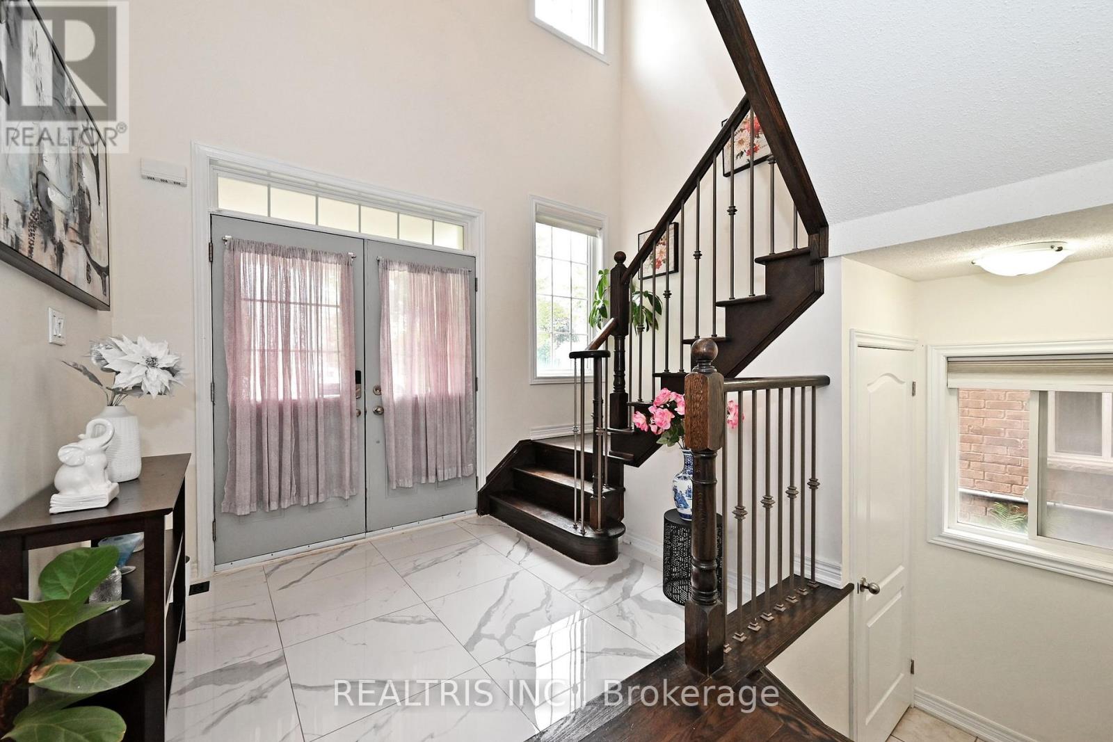 Property at 10B HUNT STREET image 3