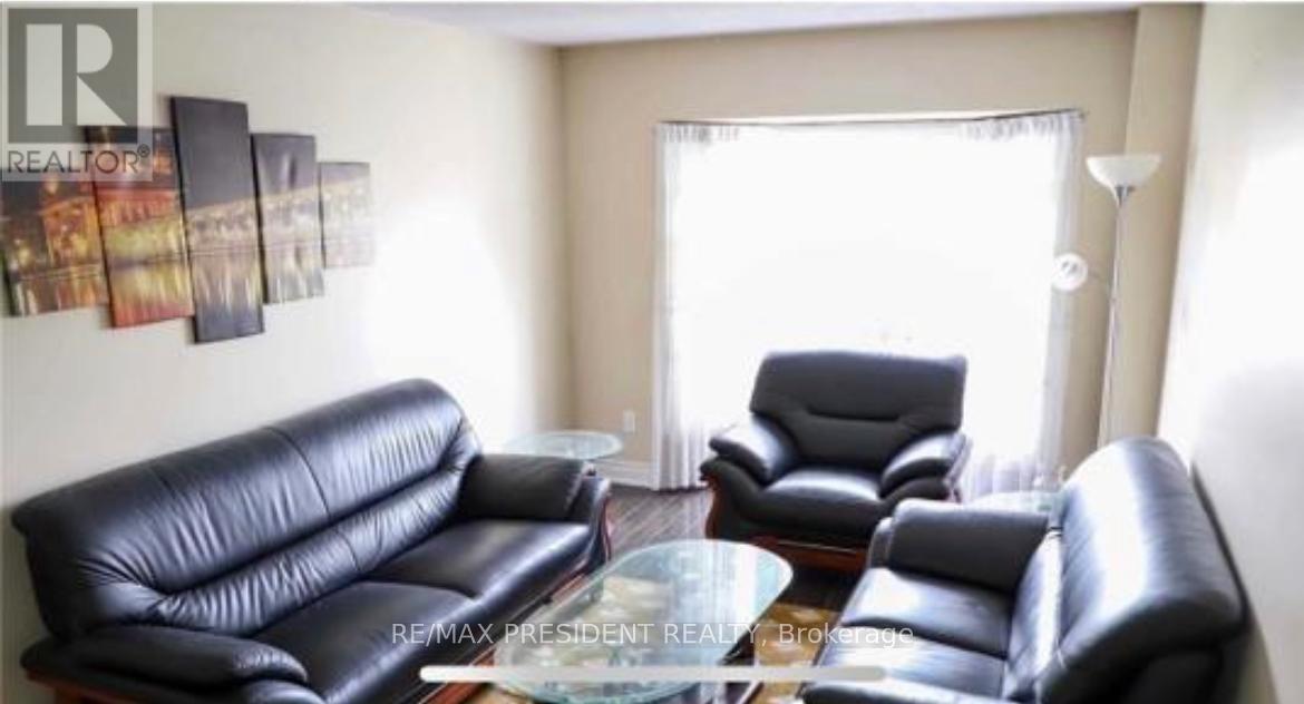 146 Havelock Drive, Brampton, Ontario  L6W 4G3 - Photo 7 - W12342305