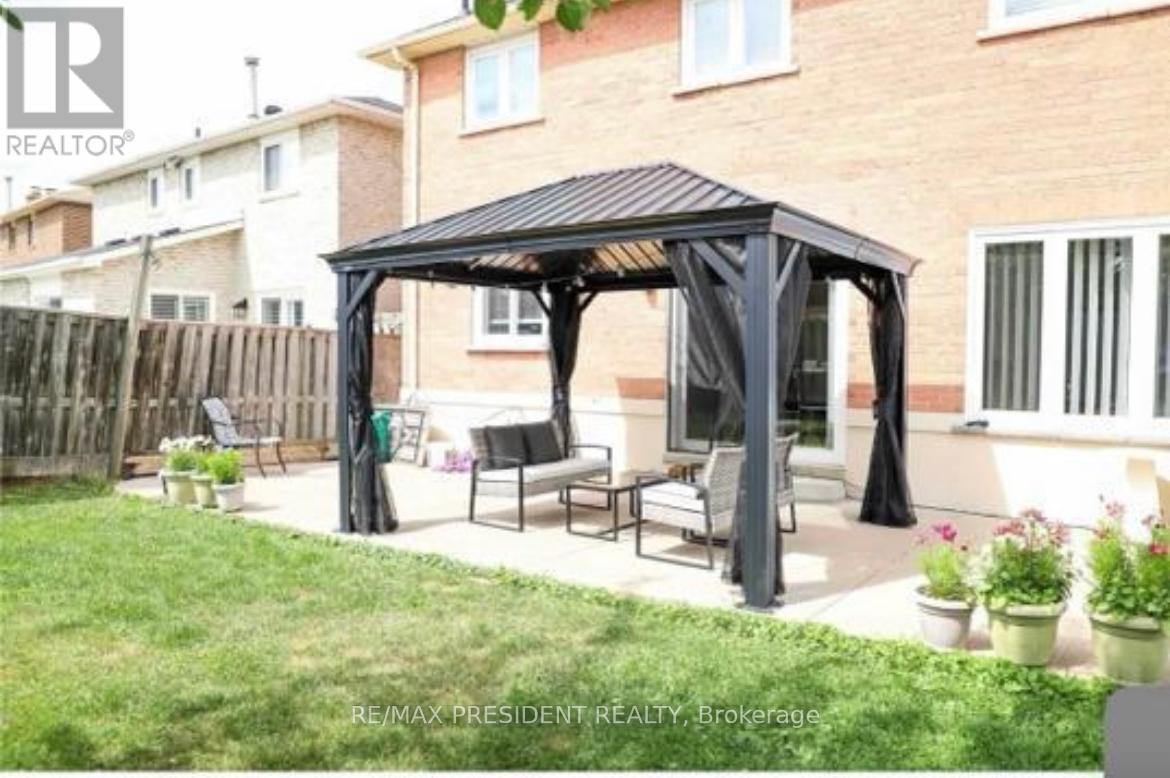 146 Havelock Drive, Brampton, Ontario  L6W 4G3 - Photo 16 - W12342305