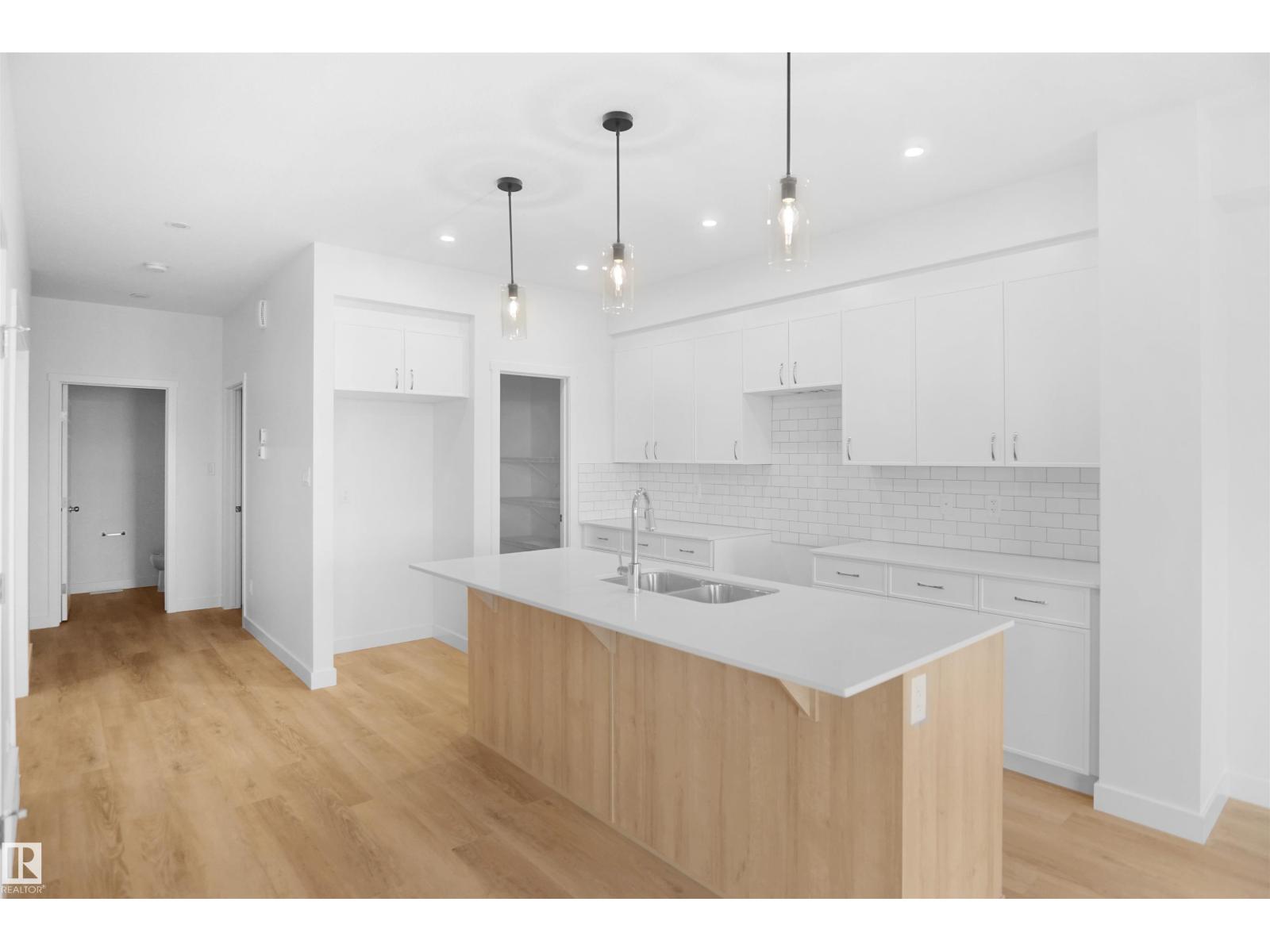1332 11 Av Nw, Edmonton, Alberta  T6T 2R6 - Photo 6 - E4452755