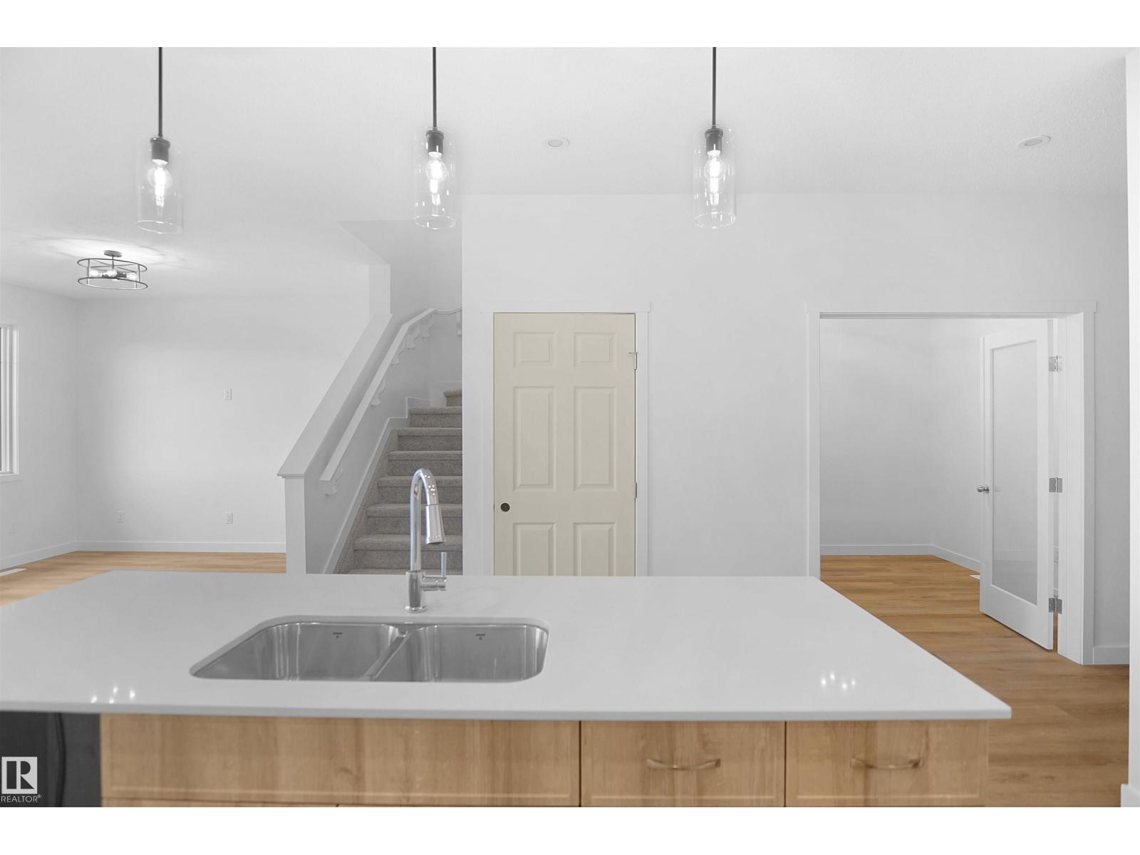 1332 11 Av Nw, Edmonton, Alberta  T6T 2R6 - Photo 11 - E4452755