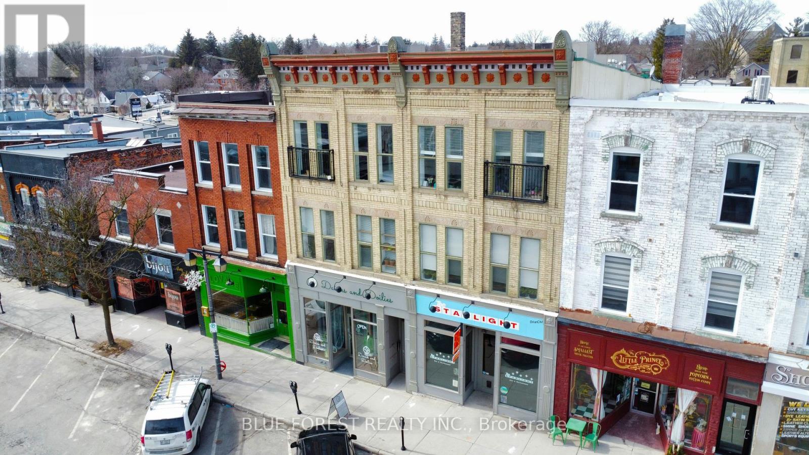 302 - 64 Wellington Street, Stratford, Ontario  N5A 2L2 - Photo 1 - X12342802