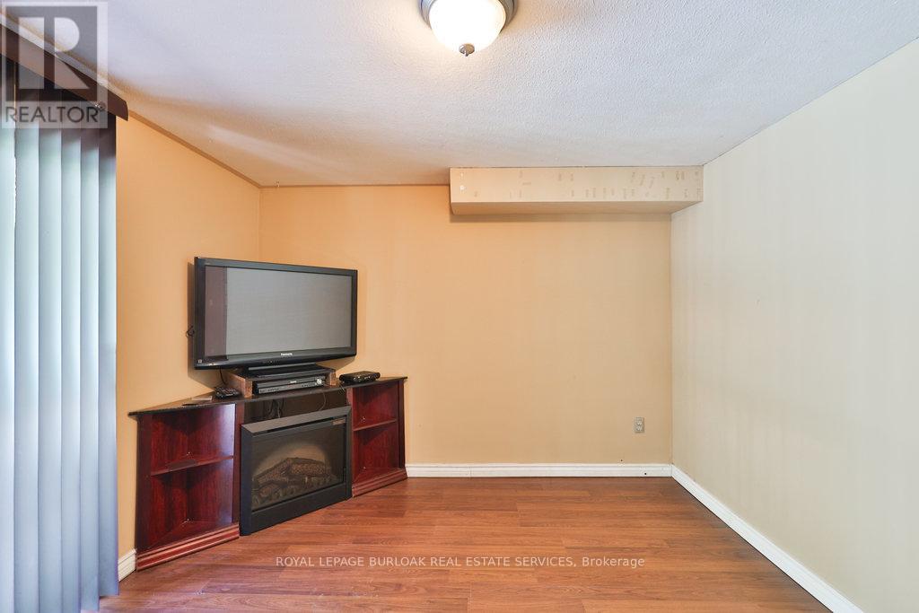 37 Sunrise Crescent, Hamilton (Dundas), Ontario  L9H 3S1 - Photo 19 - X12342720