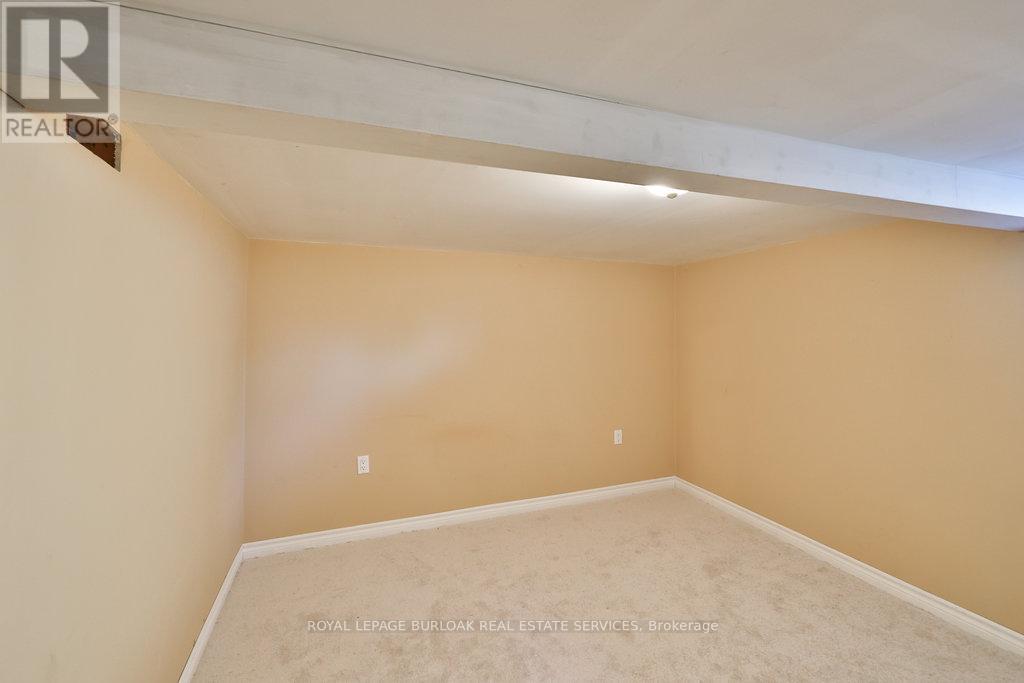 37 Sunrise Crescent, Hamilton (Dundas), Ontario  L9H 3S1 - Photo 21 - X12342720