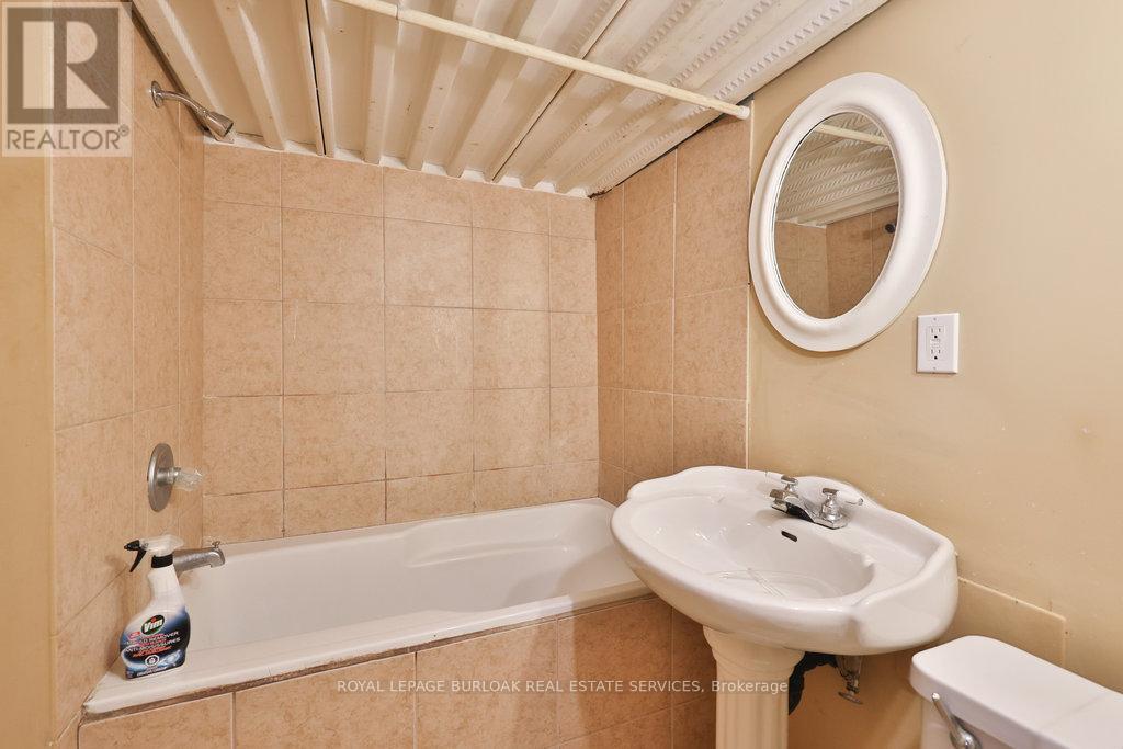 37 Sunrise Crescent, Hamilton (Dundas), Ontario  L9H 3S1 - Photo 22 - X12342720