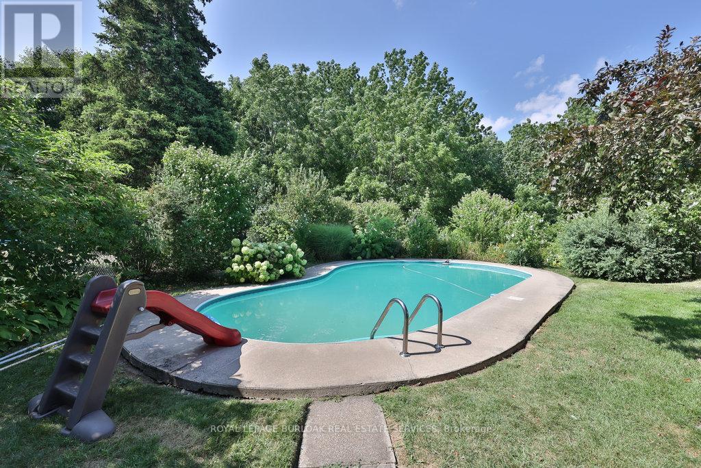 37 Sunrise Crescent, Hamilton (Dundas), Ontario  L9H 3S1 - Photo 6 - X12342720