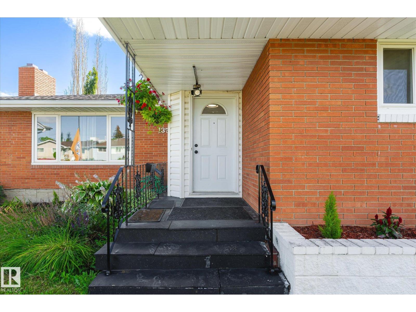 Property at 13543 139 ST NW image 1