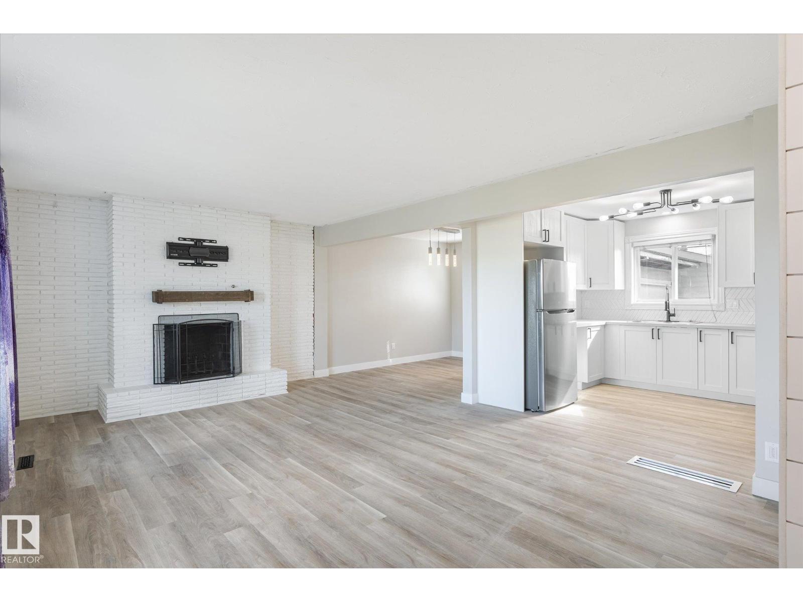 Property at 13543 139 ST NW image 3