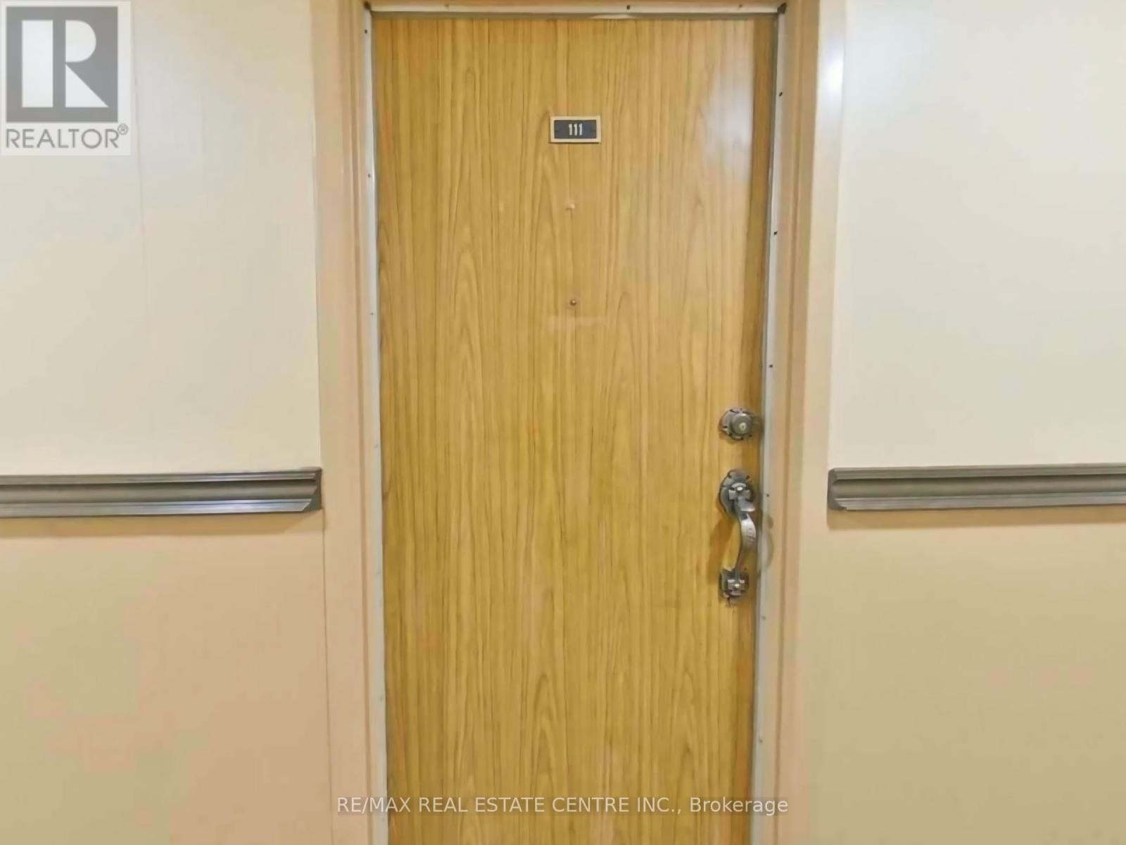 Property at 111 - 2095 ROCHE COURT image 3