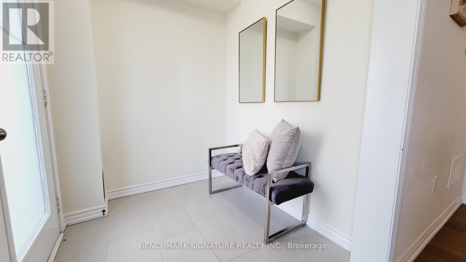 29 George Peach Avenue, Markham, Ontario  L6C 0Z2 - Photo 8 - N12335089