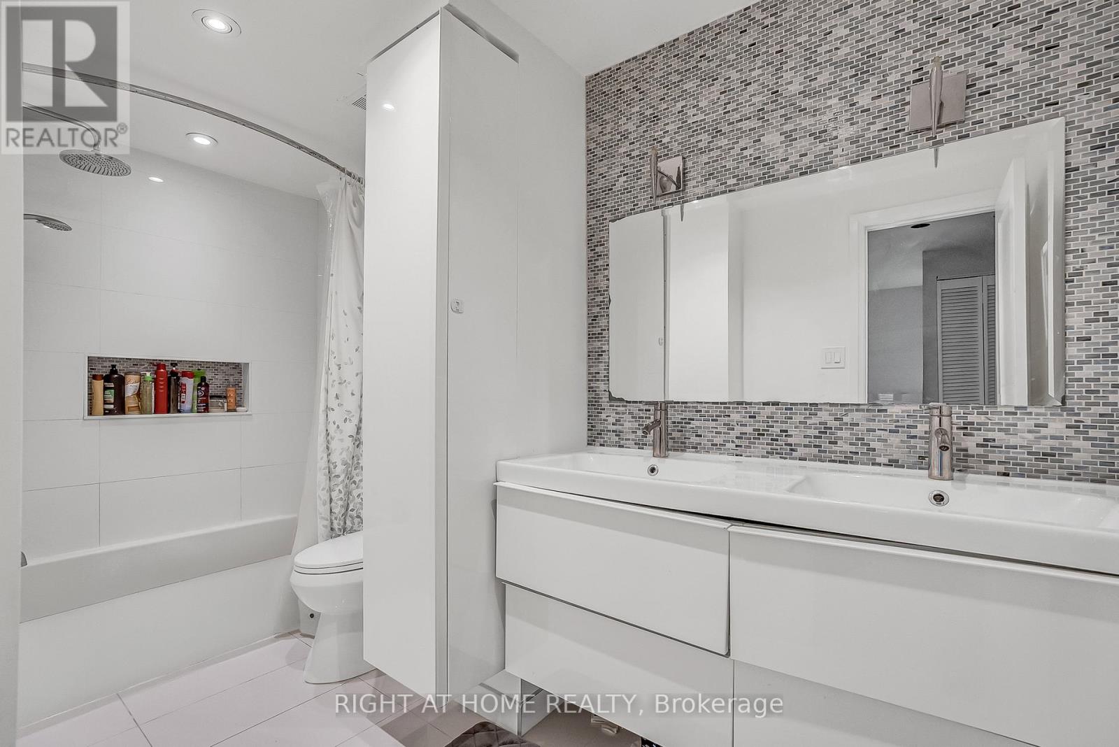 6824 Avila Road, Mississauga, Ontario  L5N 1R8 - Photo 38 - W12342444