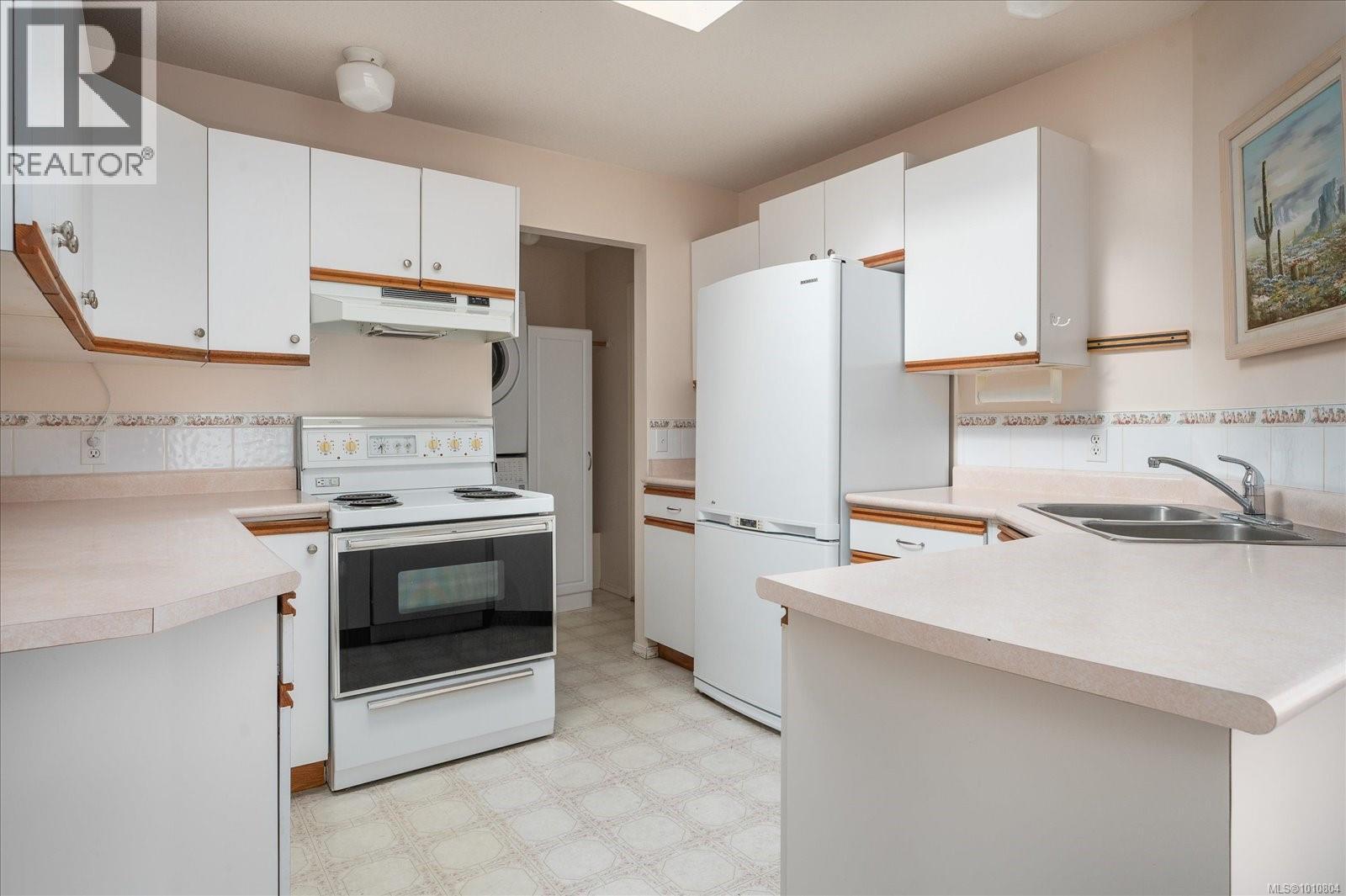 Property at 3336 Barrington Rd image 5