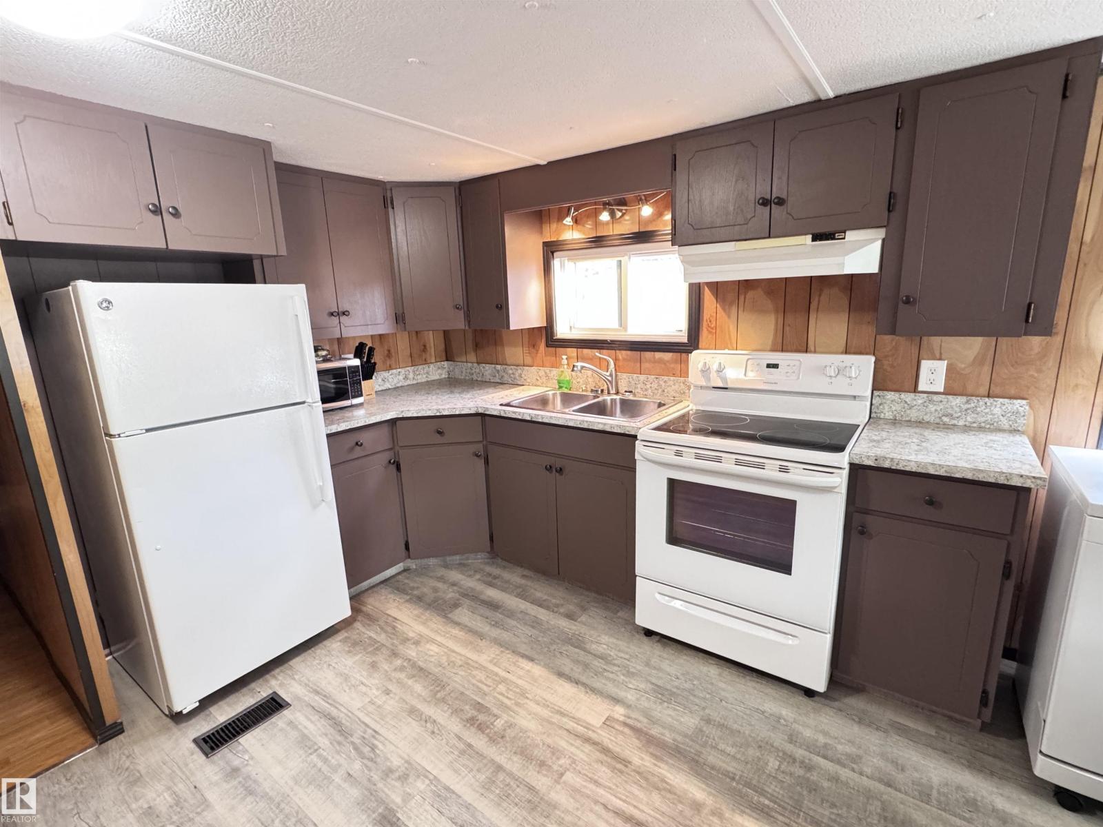 #19 9501 104 Av, Westlock, Alberta  T7P 1M7 - Photo 3 - E4452763