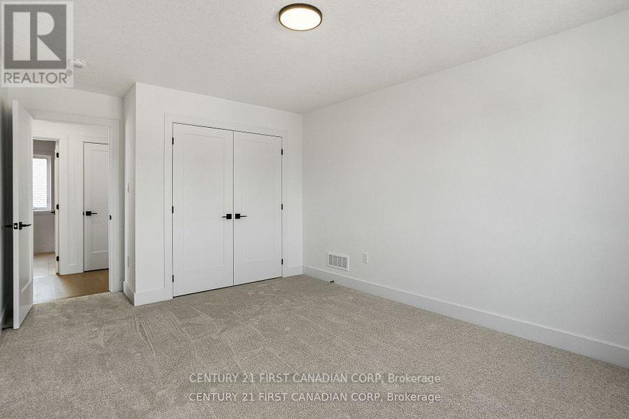 3871 Big Leaf Trail, London South (South V), Ontario  N6P 1H5 - Photo 32 - X12342925