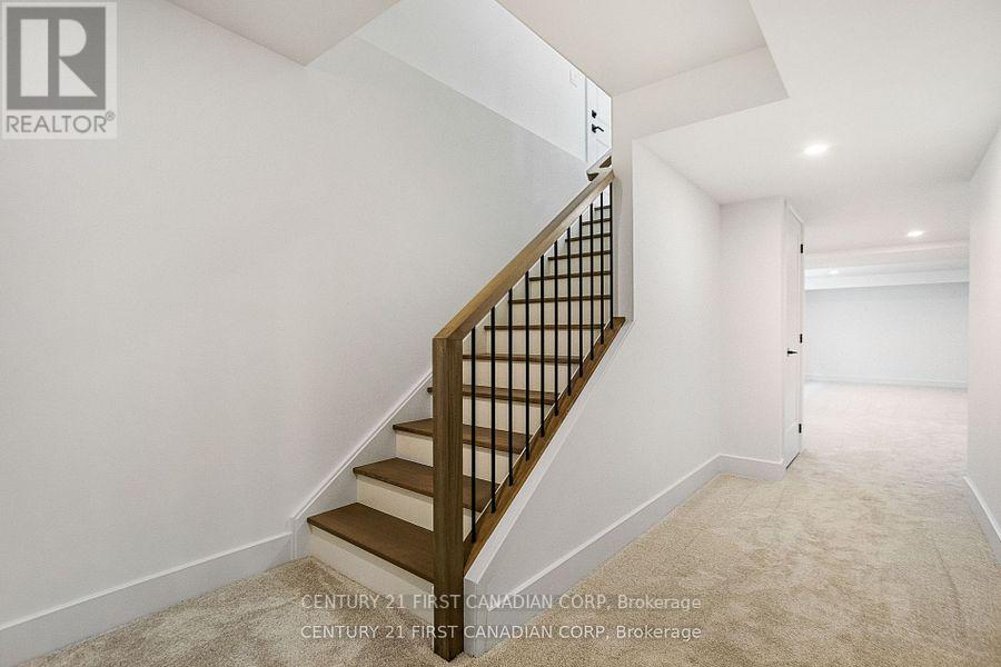 3871 Big Leaf Trail, London South (South V), Ontario  N6P 1H5 - Photo 36 - X12342925