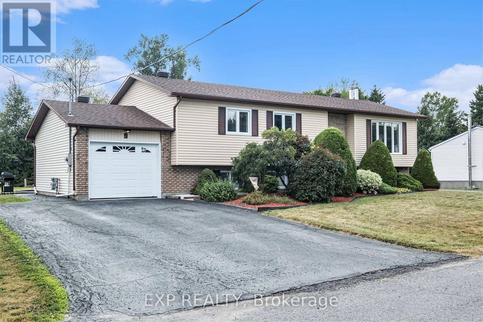 Property at 9 ANGELE STREET image 3