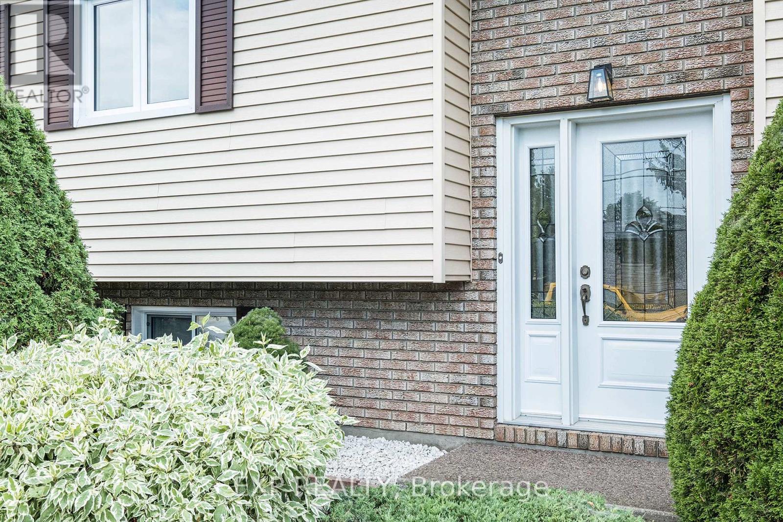 Property at 9 ANGELE STREET image 4