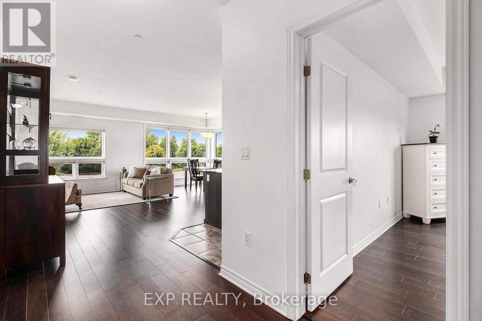 202 - 120 Prestige Circle, Ottawa, Ontario  K4A 1B4 - Photo 4 - X12342945