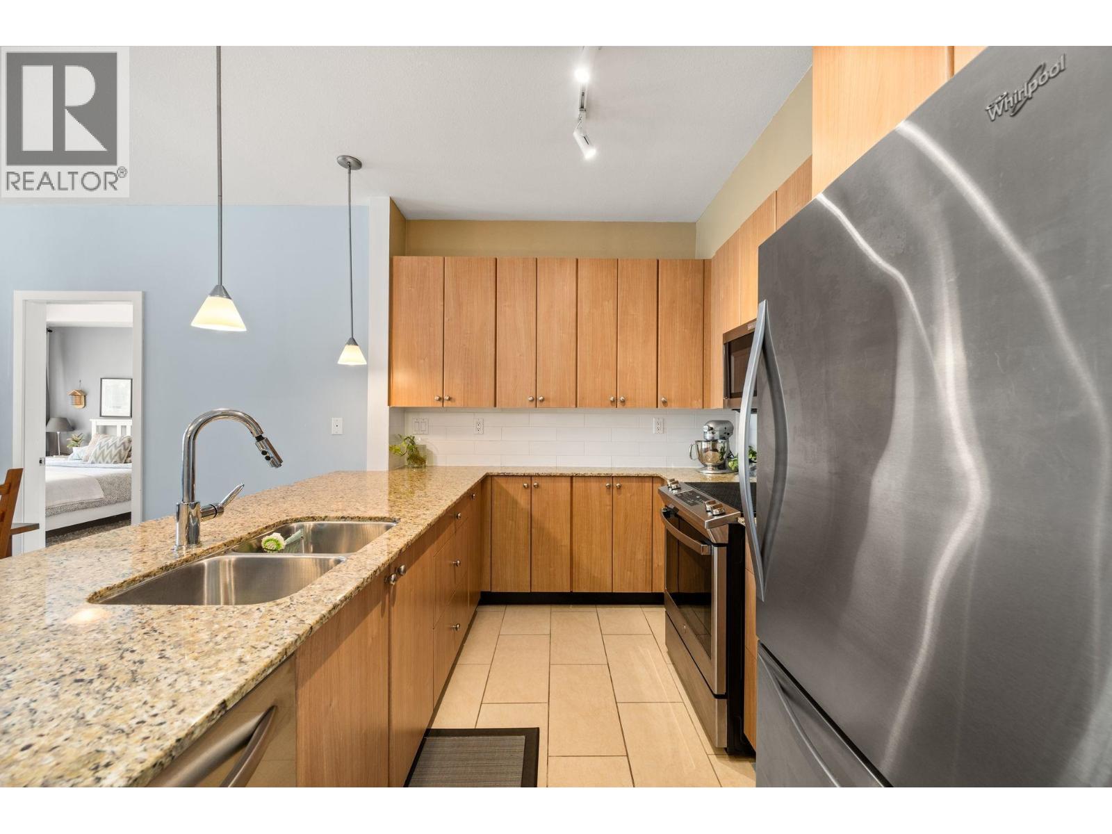 408 275 Ross Drive, New Westminster, British Columbia  V3L 0B6 - Photo 12 - R3035555