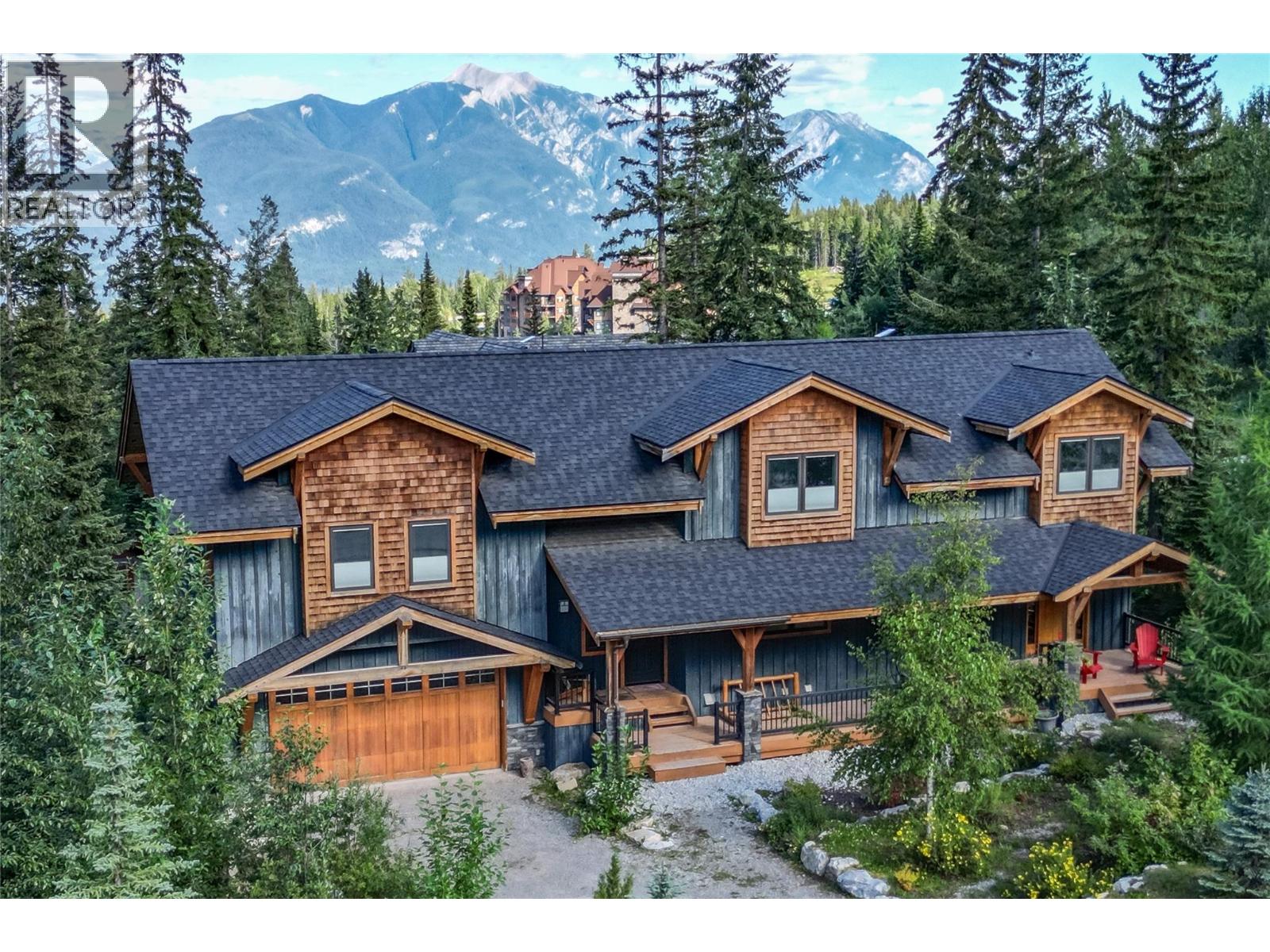 1590 Golden Avenue, golden, British Columbia