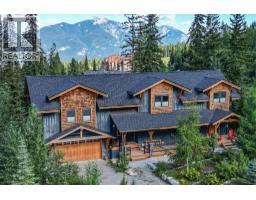 1590 Golden Avenue, golden, British Columbia