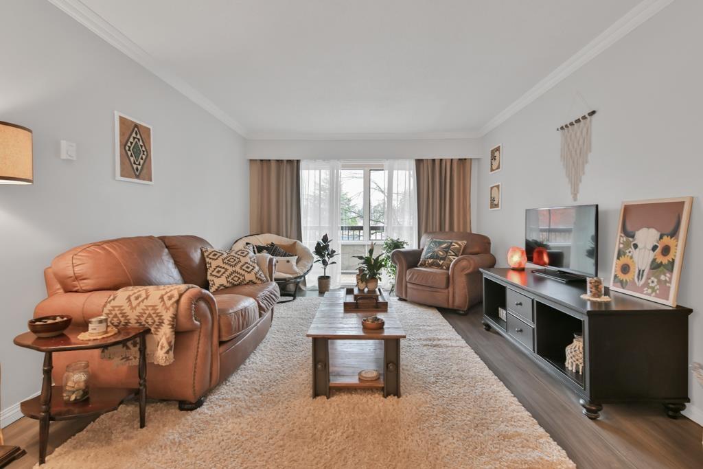 Property at 215 2211 CLEARBROOK ROAD image 2