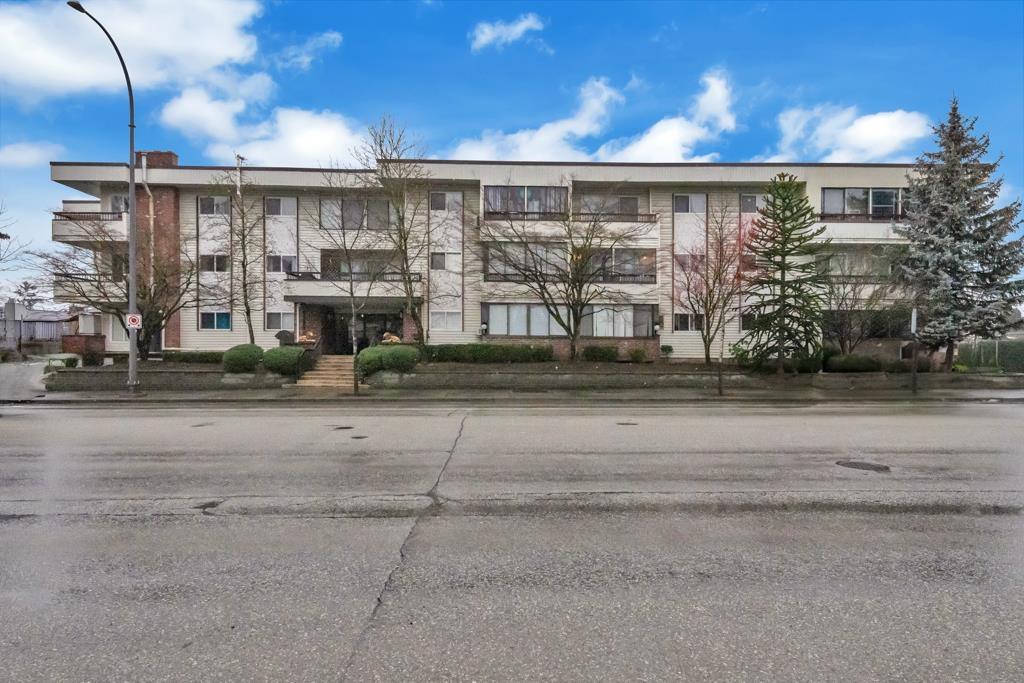 Property at 215 2211 CLEARBROOK ROAD image 1