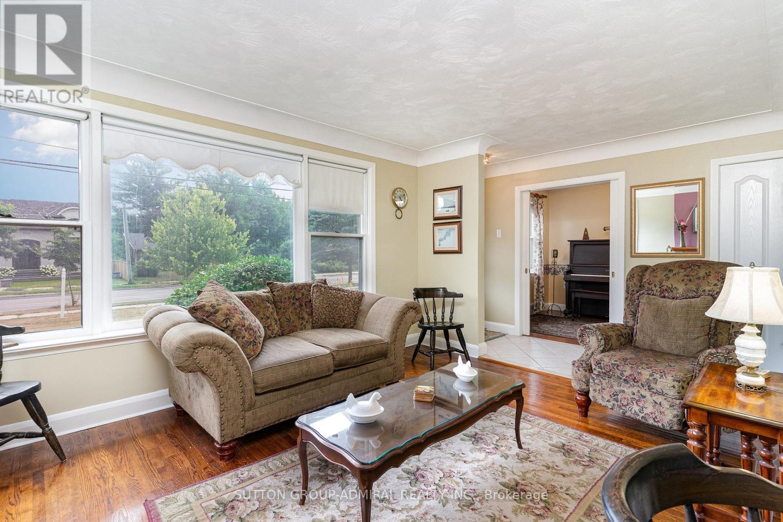 2455 Rebecca Street, Oakville, Ontario  L6L 2B1 - Photo 2 - W12342811