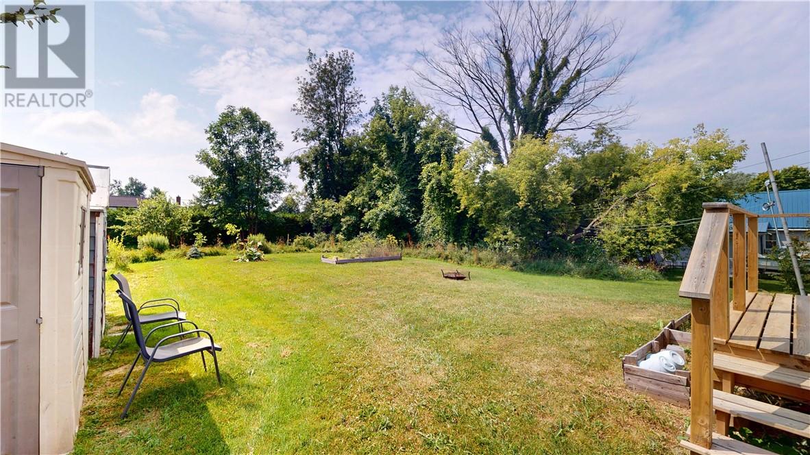 Property at 9 Draper Street E image 3