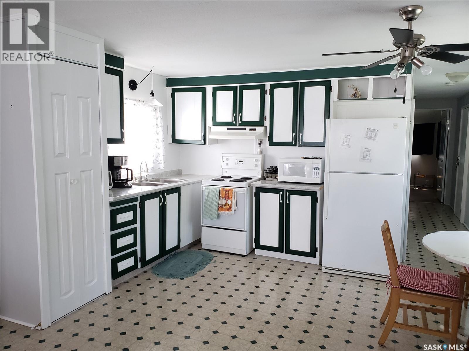 341 30th Street W, Battleford, Saskatchewan  S0M 0E0 - Photo 3 - SK015552