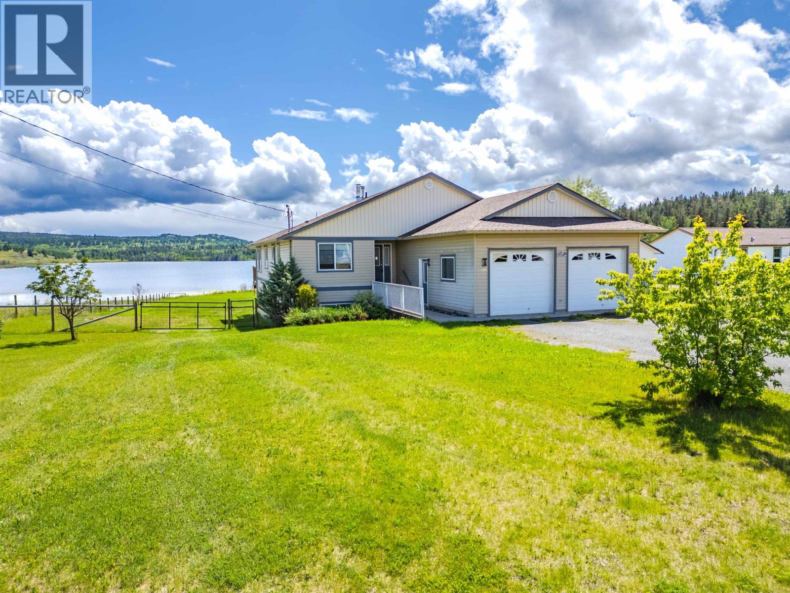 5526 LAKESIDE COURT, 103 Mile House, British Columbia
