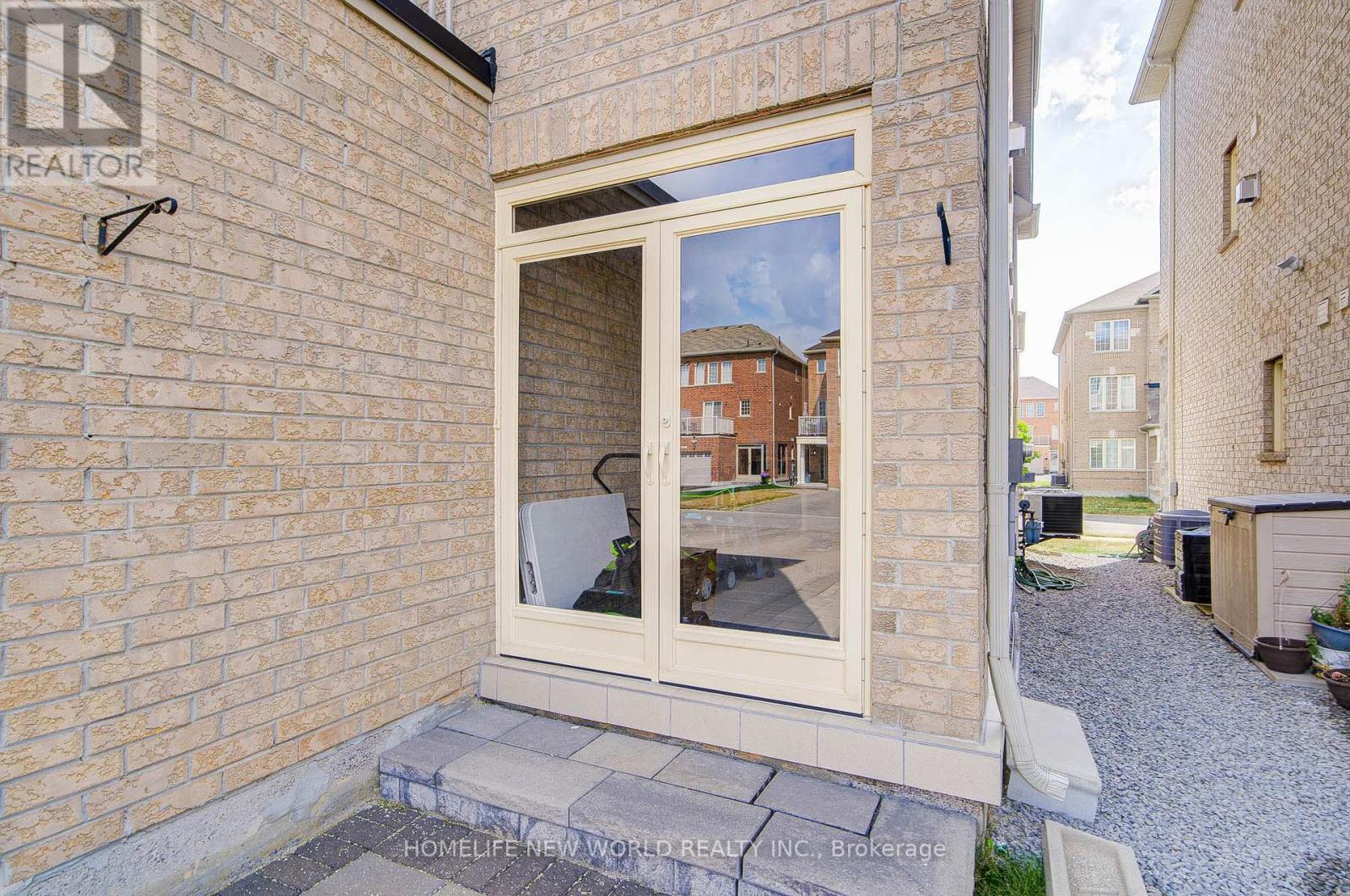 Property at 14 HIGHBURY COURT image 4