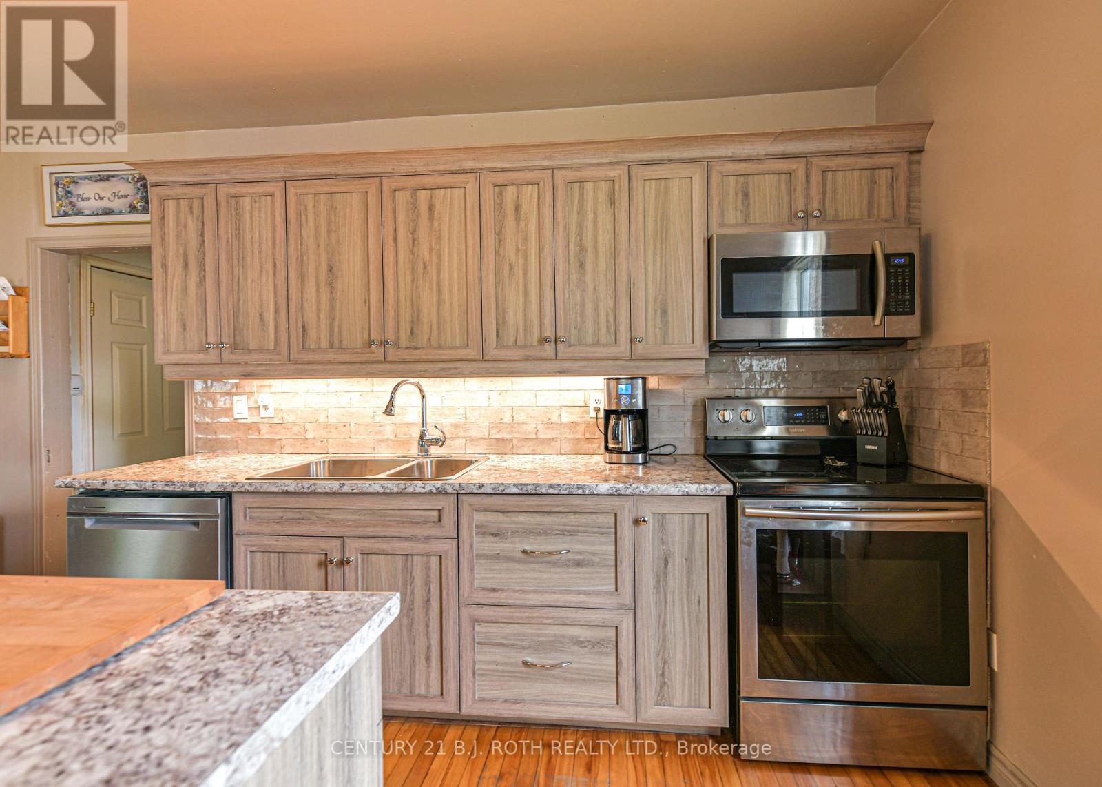 3297 Muskoka Street, Severn, Ontario  L0K 2B0 - Photo 24 - S12342930