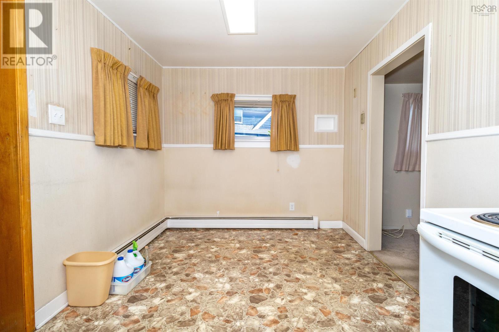 1373 Victoria Road, Sydney, Nova Scotia  B1N 2W9 - Photo 15 - 202518166