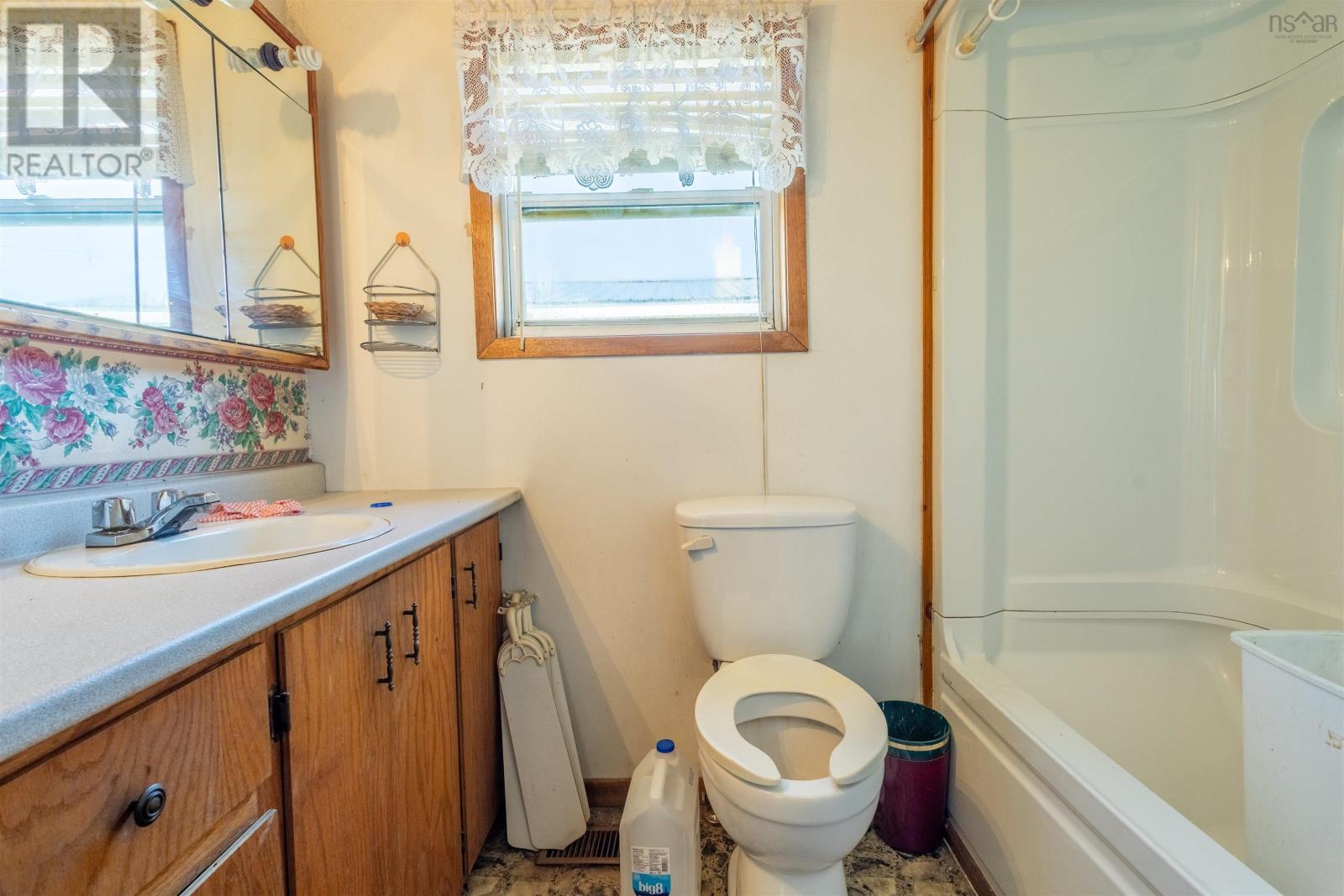 32 Wadman Street, Glace Bay, Nova Scotia  B1A 1S3 - Photo 10 - 202520298