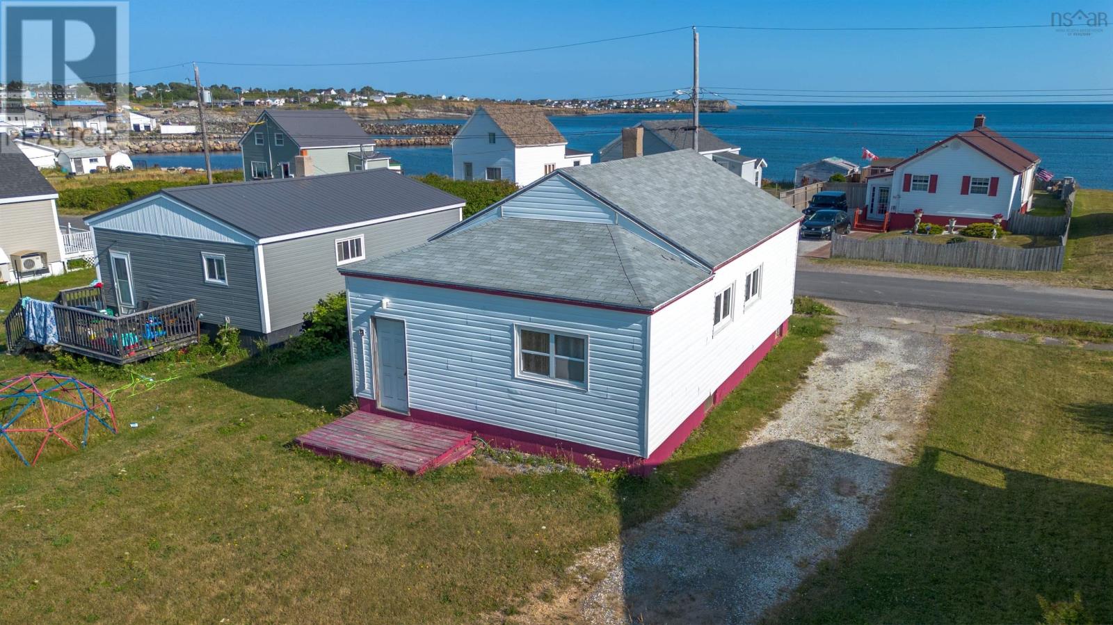 32 Wadman Street, Glace Bay, Nova Scotia  B1A 1S3 - Photo 3 - 202520298