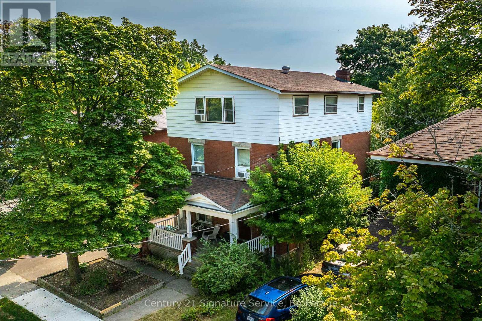 17 FLEMING AVENUE W, Brampton, Ontario