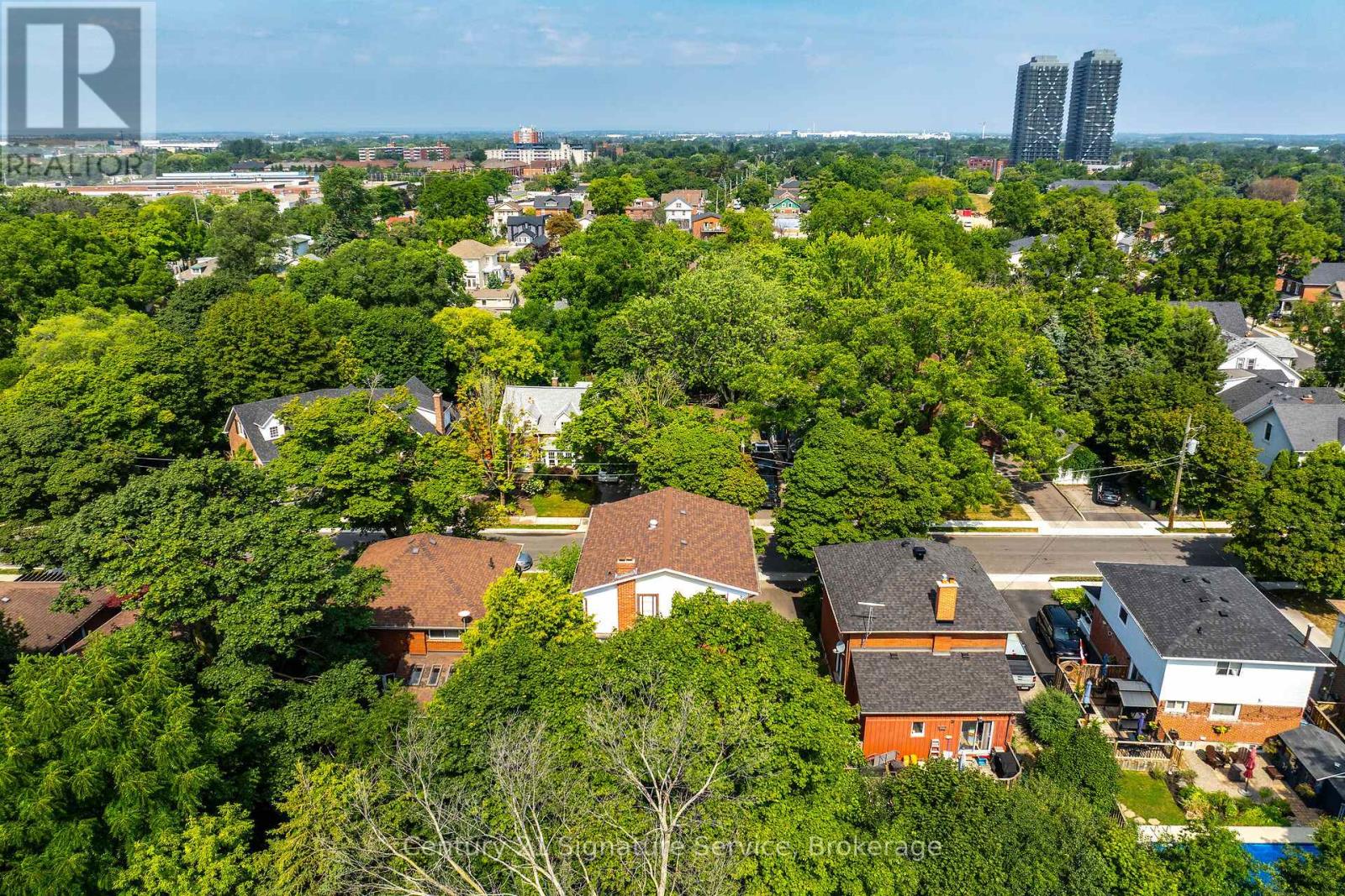 17 Fleming Avenue W, Brampton (Downtown Brampton), Ontario  L6Y 1J9 - Photo 46 - W12342900